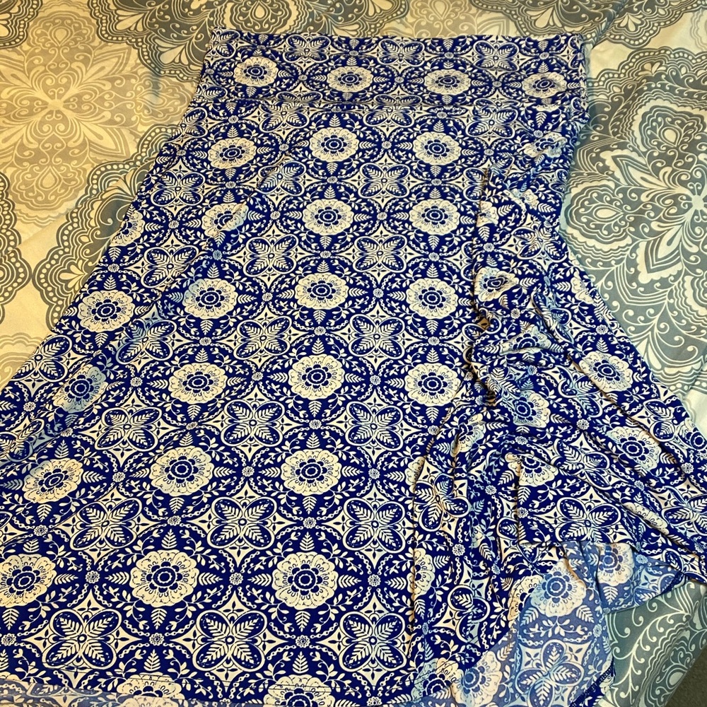 SALE: LuLaRoe Azure Skirt- sz XL